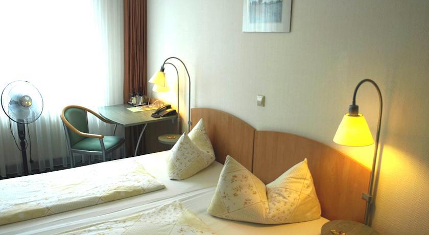 Central-Classic Hotel Stuttgart Habitación foto